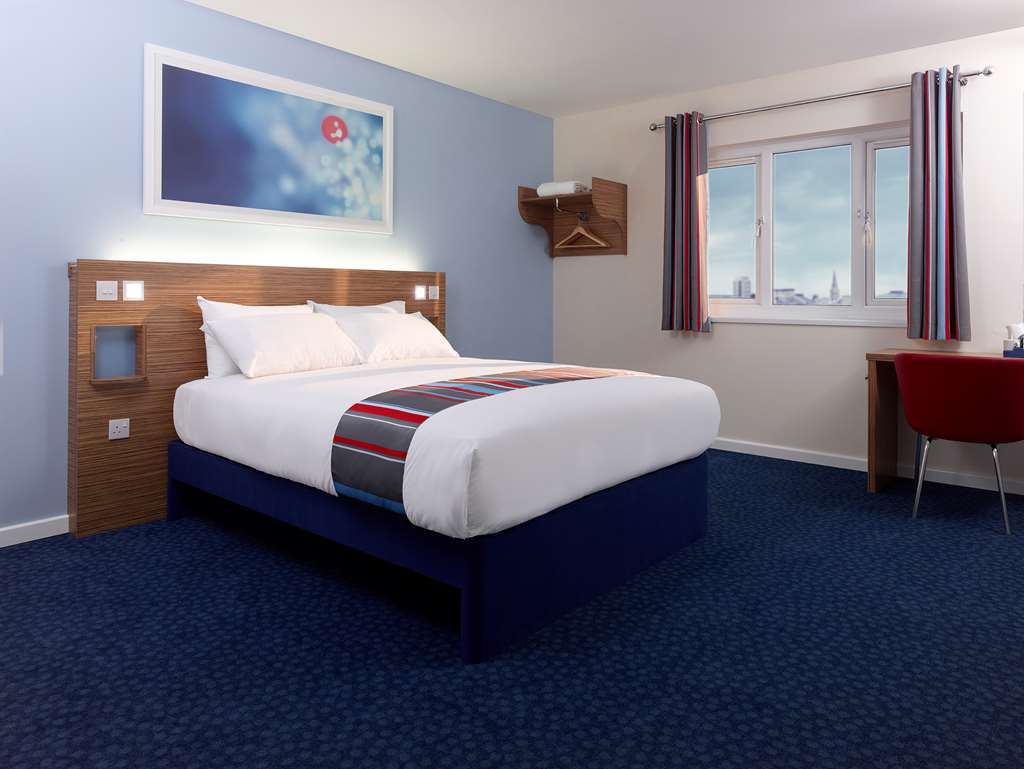 Travelodge Dundee Strathmore Avenue Quarto foto